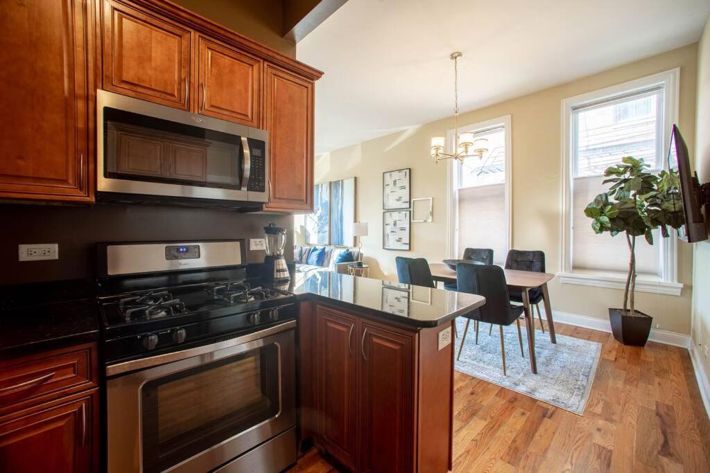Getaway In The Heart Of Pilsen Chicago Apartment Екстериор снимка