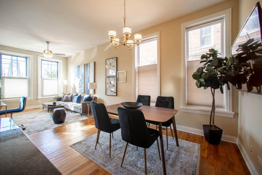 Getaway In The Heart Of Pilsen Chicago Apartment Екстериор снимка